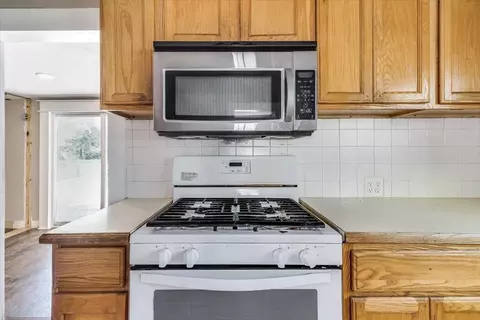 Kitchen - 513 S 1st Ave, Mulvane, KS 67110 photo 4 of 4