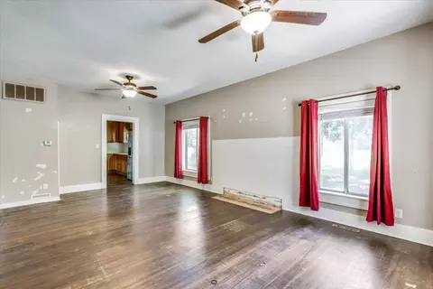 Living - 513 S 1st Ave, Mulvane, KS 67110 photo 1 of 4