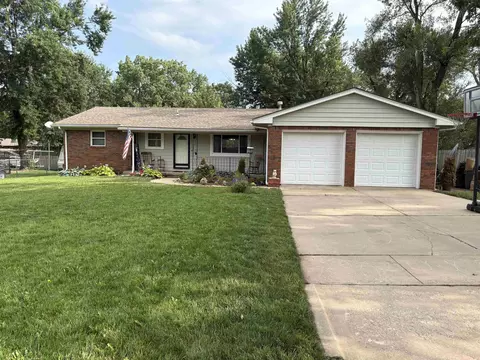7401 W Galoway Ave, Wichita, KS 67212