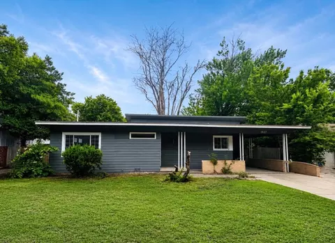 1927 E Glen Oaks, Wichita, KS 67216