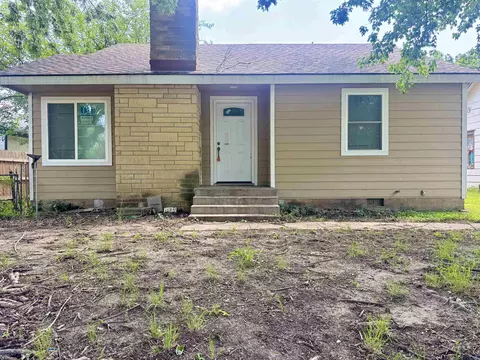 1120 N C St, Arkansas City, KS 67005
