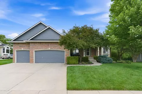2216 N Newberry St, Derby, KS 67037