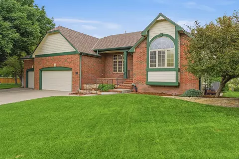 328 Campus Ct, North Newton, KS 67117