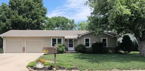 1102 E 5th St, Douglass, KS 67039