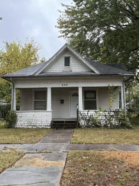 609 E 13th, Winfield, KS 67156