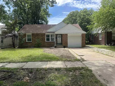 637 S Lightner Dr, Wichita, KS 67218