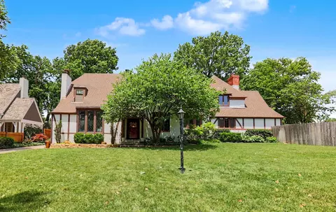 3740 Sleepy Hollow Dr, Wichita, KS 67208