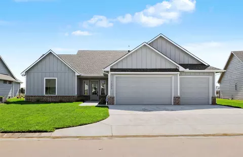 12069 E Pepperwood St, Wichita, KS 67226