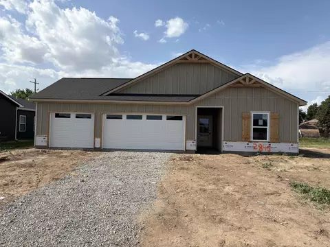 2845 S Rainier Ct, Wichita, KS 67215
