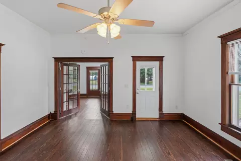 Living - 110 E Main St, Haven, KS 67543 photo 3 of 5