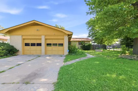 2705 S Martinson Ave, Wichita, KS 67217