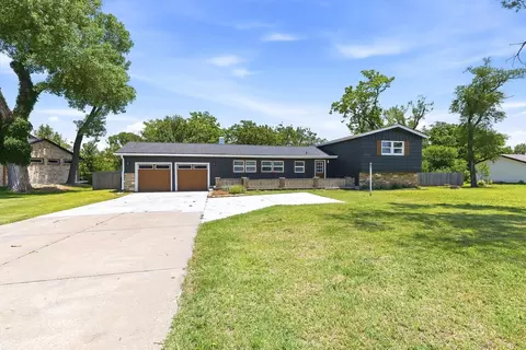 1520 S Andover Rd, Andover, KS 67002
