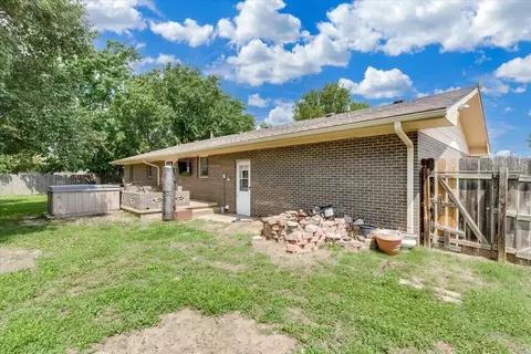 Exterior - 605 E Main St, Haven, KS 67543 photo 3 of 5