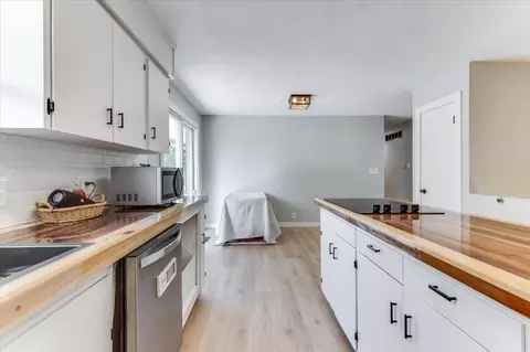 Kitchen - 605 E Main St, Haven, KS 67543 photo 5 of 6