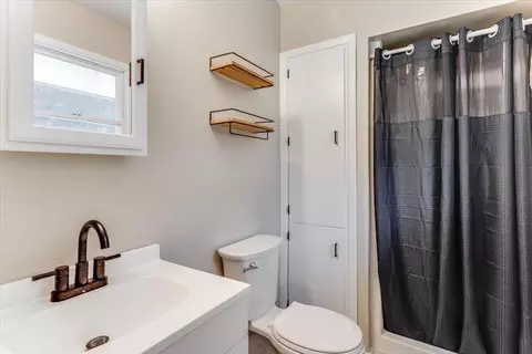 Bath - 605 E Main St, Haven, KS 67543 photo 2 of 3