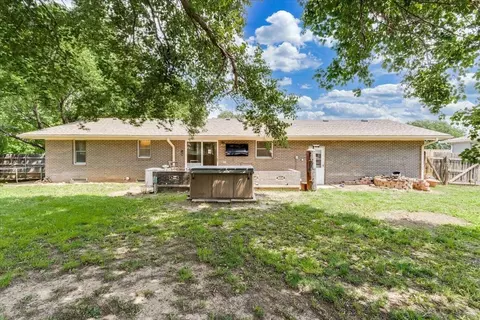 Exterior - 605 E Main St, Haven, KS 67543 photo 4 of 5