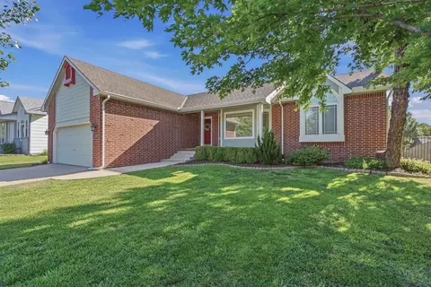 522 N Prairie Crk, Kechi, KS 67067