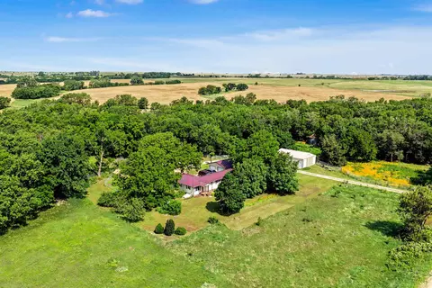 9116 S Niles Rd, Gypsum, KS 67448