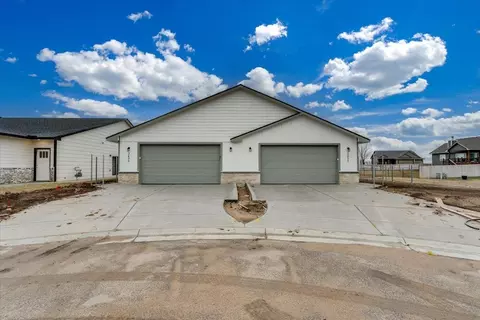 2433 S Wheatland Ct, Wichita, KS 67235