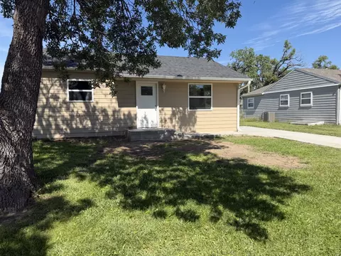 904 Choctaw, Salina, KS 67401