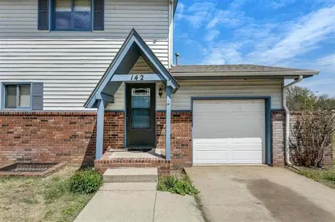142 E Wood Ave, Clearwater, KS 67026