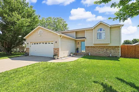 2244 S Rutledge St, Wichita, KS 67209