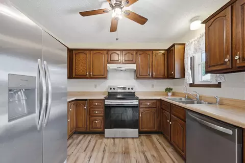 Kitchen - 206 E 1st Ave, Cheney, KS 67025 photo 3 of 3