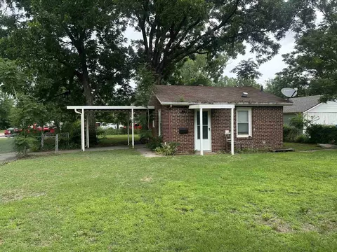 1938 W Walker St, Wichita, KS 67213