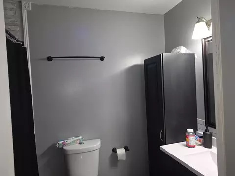 Bath - 11030 S Anthony Ln, Mulvane, KS 67110 photo 2 of 2
