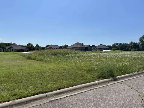 lot2 Block 4 Country Clb Est 1-replat, Arkansas City, KS 67005