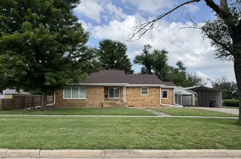 211 S First Ave, Minneapolis, KS 67467