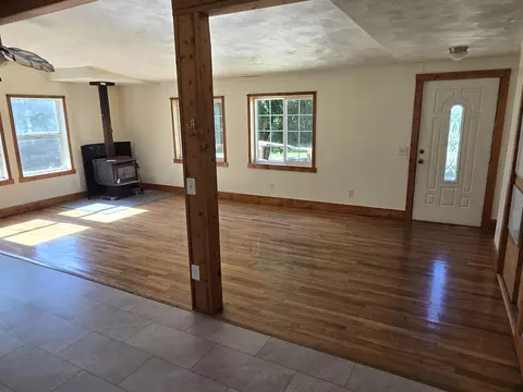 Living - 317 E Wagner St, Dexter, KS 67038 photo 2 of 4