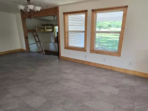 Living - 317 E Wagner St, Dexter, KS 67038 photo 1 of 4