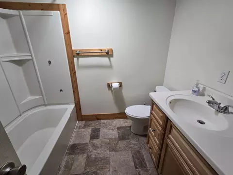Bath - 317 E Wagner St, Dexter, KS 67038 photo 1 of 4