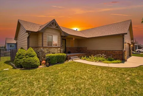 5374 N Rock Spring St, Bel Aire, KS 67226