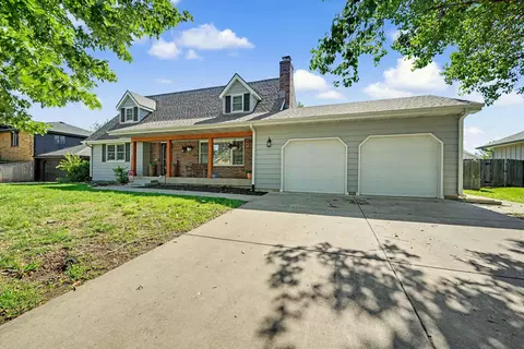 119 S Douglas, Salina, KS 67401