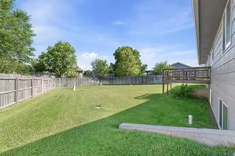 Exterior - 2308 E Spring Hill Dr, Goddard, KS 67052 photo 4 of 6
