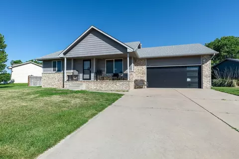 2308 E Spring Hill Dr, Goddard, KS 67052