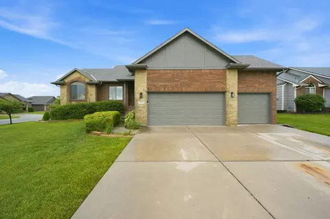 2639 N Woodridge, Wichita, KS 67226