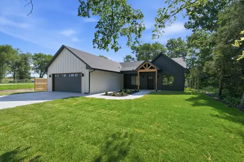 3748 N Salina Rd, Wichita, KS 67204
