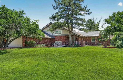 8621 E Tamarac St, Wichita, KS 67206