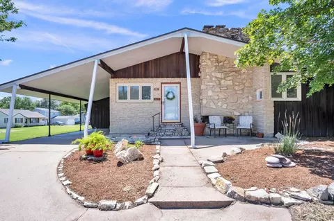 627 S Poplar, Newton, KS 67114