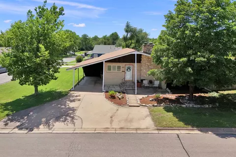 627 S Poplar, Newton, KS 67114