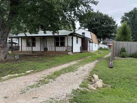 Exterior - 417 Cliff St, Fall River, KS 67047 photo 3 of 5