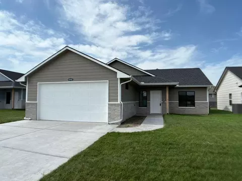 8980 E Forbes Cir, Bel Aire, KS 67226