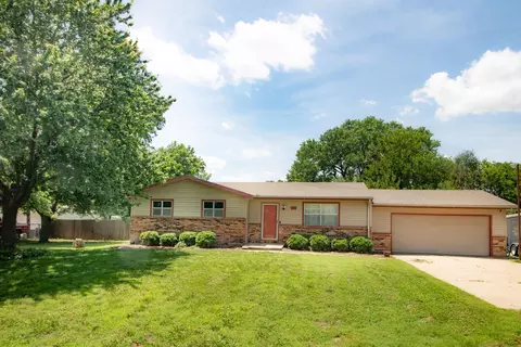 8143 S Hancock Dr, Derby, KS 67037