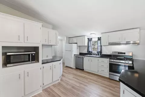 Kitchen - 114 E 3rd St, Udall, KS 67146 photo 3 of 5