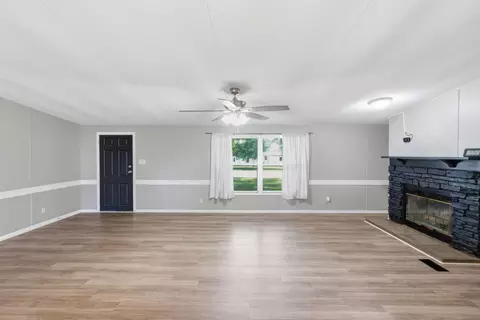 Living - 114 E 3rd St, Udall, KS 67146 photo 4 of 7