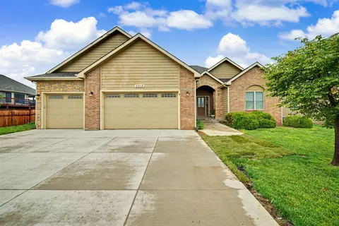 2515 Stonepost Ln, Salina, KS 67401