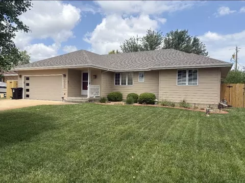 1233 E Republic Ave, Salina, KS 67401